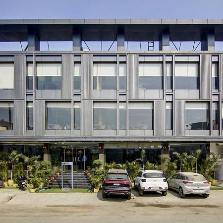 Hotel The Prithvi Near Delhi Airport ニューデリー エクステリア 写真