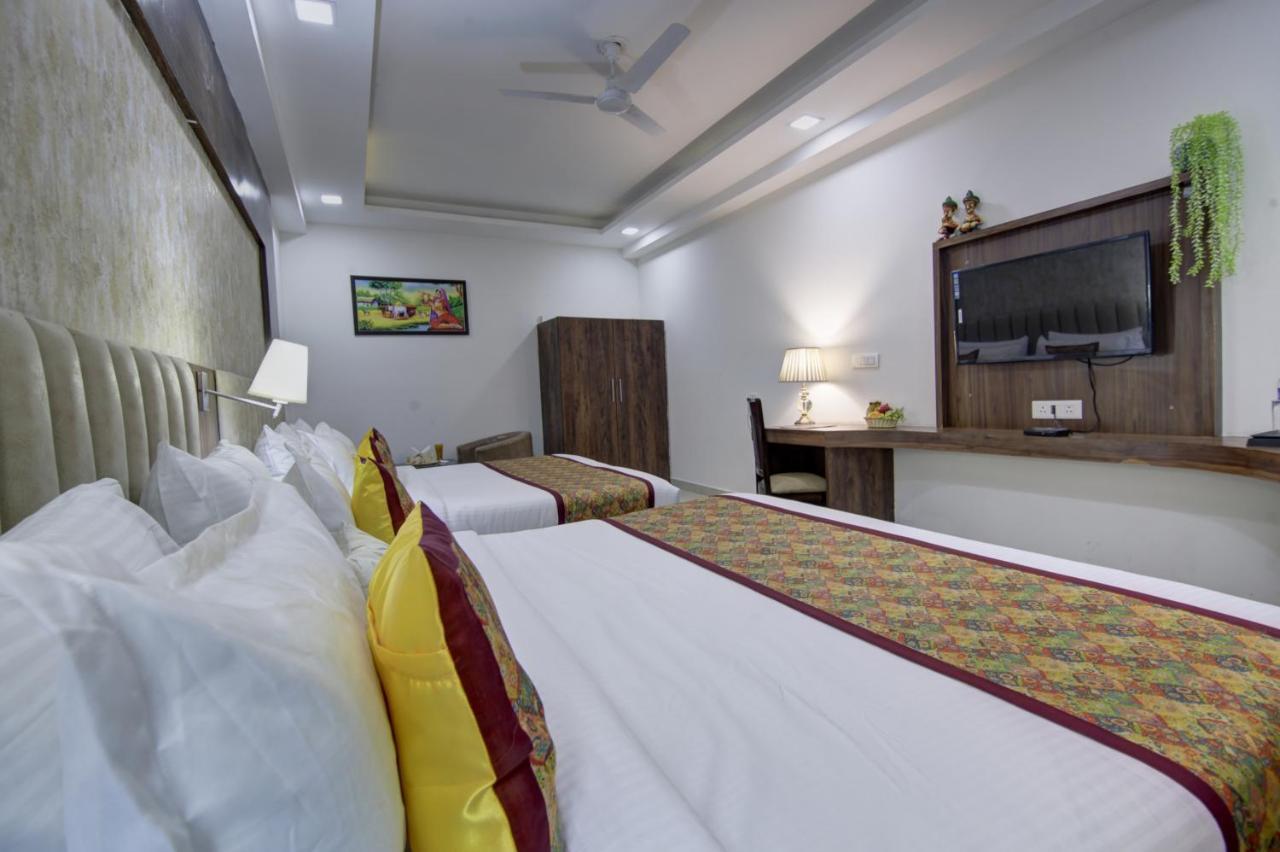 Hotel The Prithvi Near Delhi Airport ニューデリー エクステリア 写真