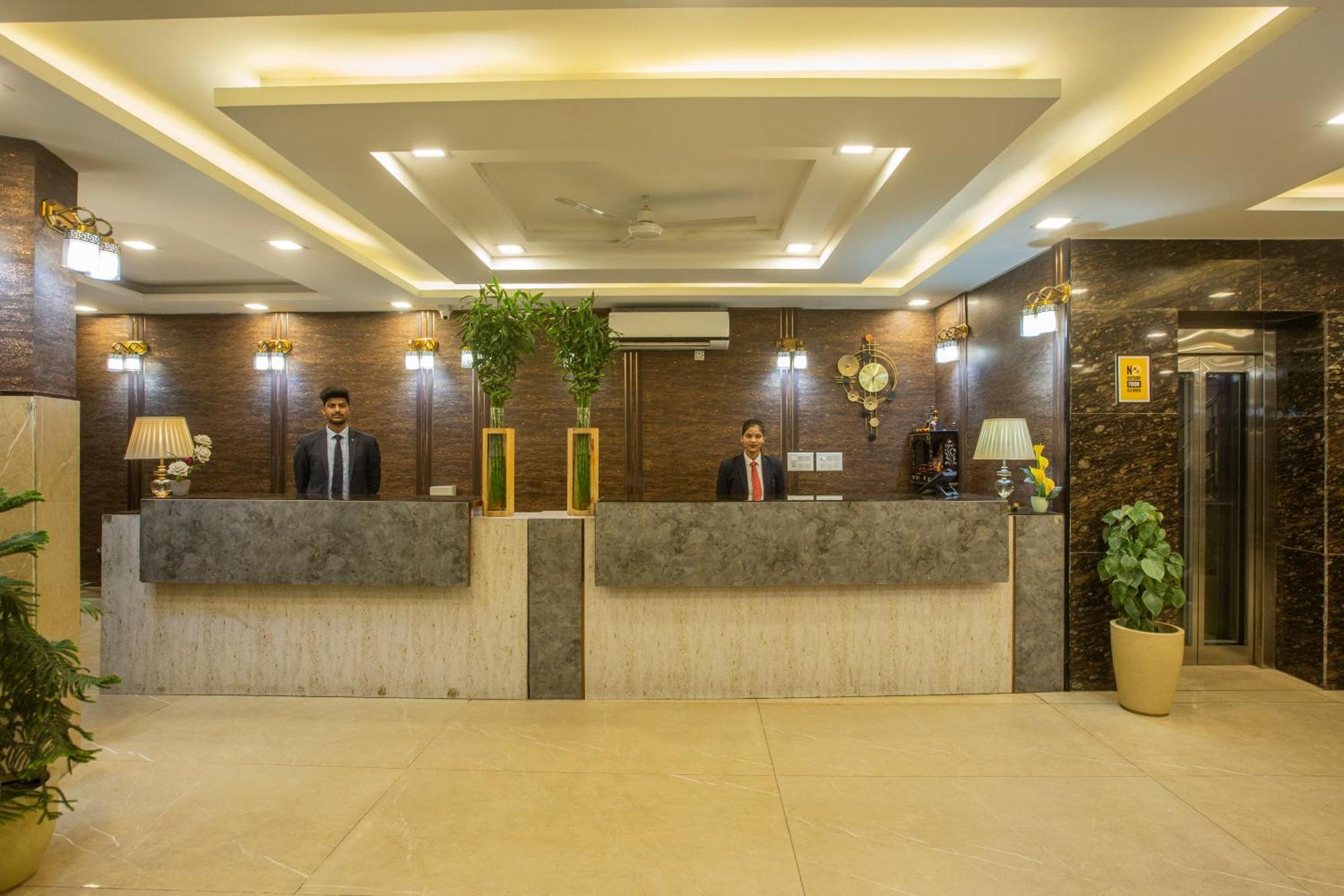 Hotel The Prithvi Near Delhi Airport ニューデリー エクステリア 写真