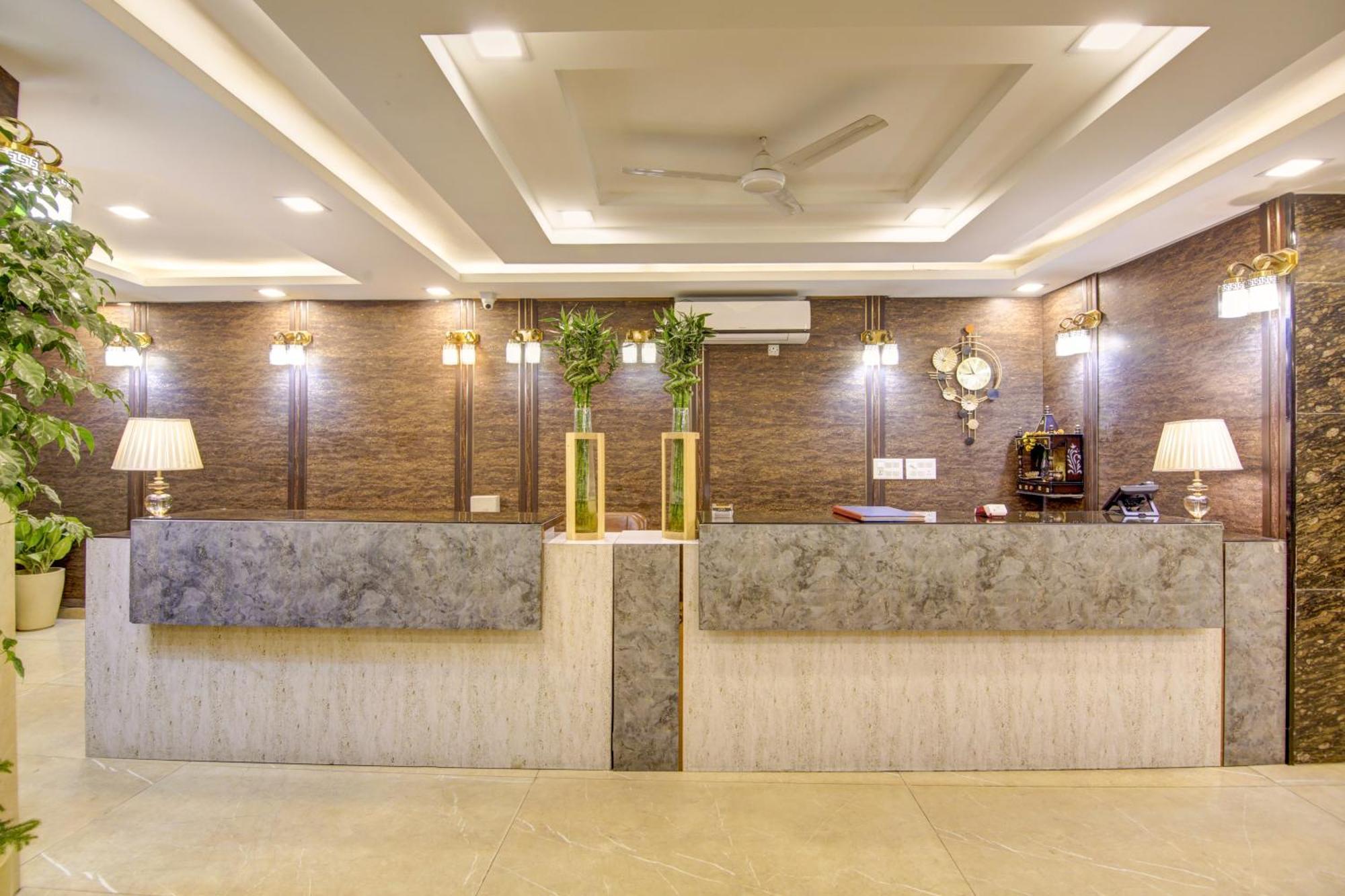 Hotel The Prithvi Near Delhi Airport ニューデリー エクステリア 写真