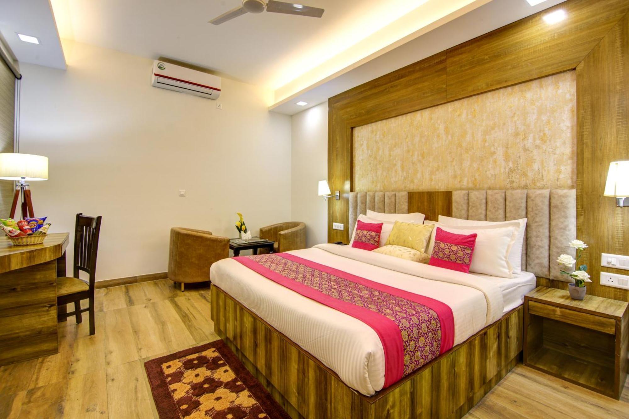 Hotel The Prithvi Near Delhi Airport ニューデリー エクステリア 写真