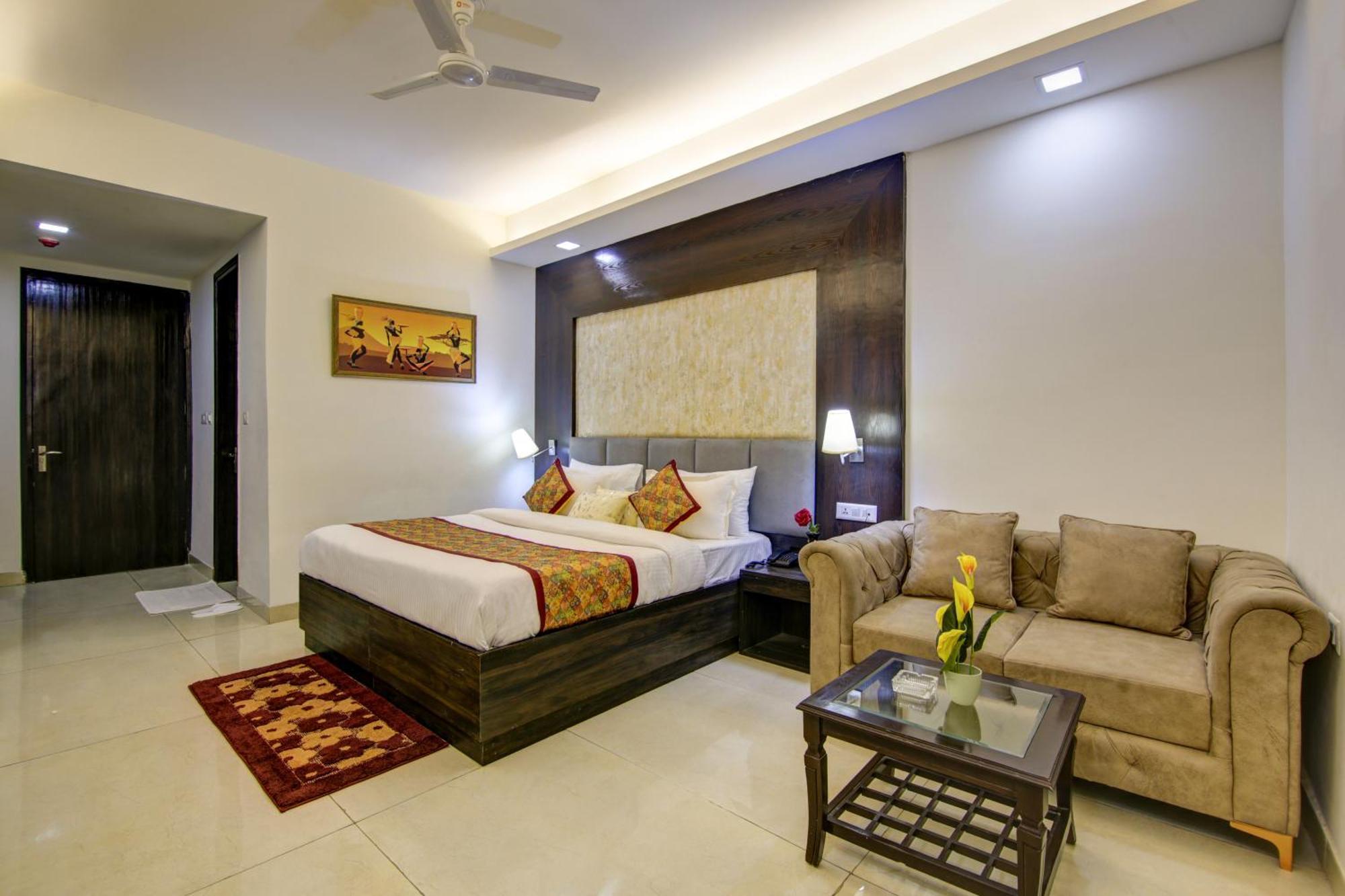 Hotel The Prithvi Near Delhi Airport ニューデリー エクステリア 写真