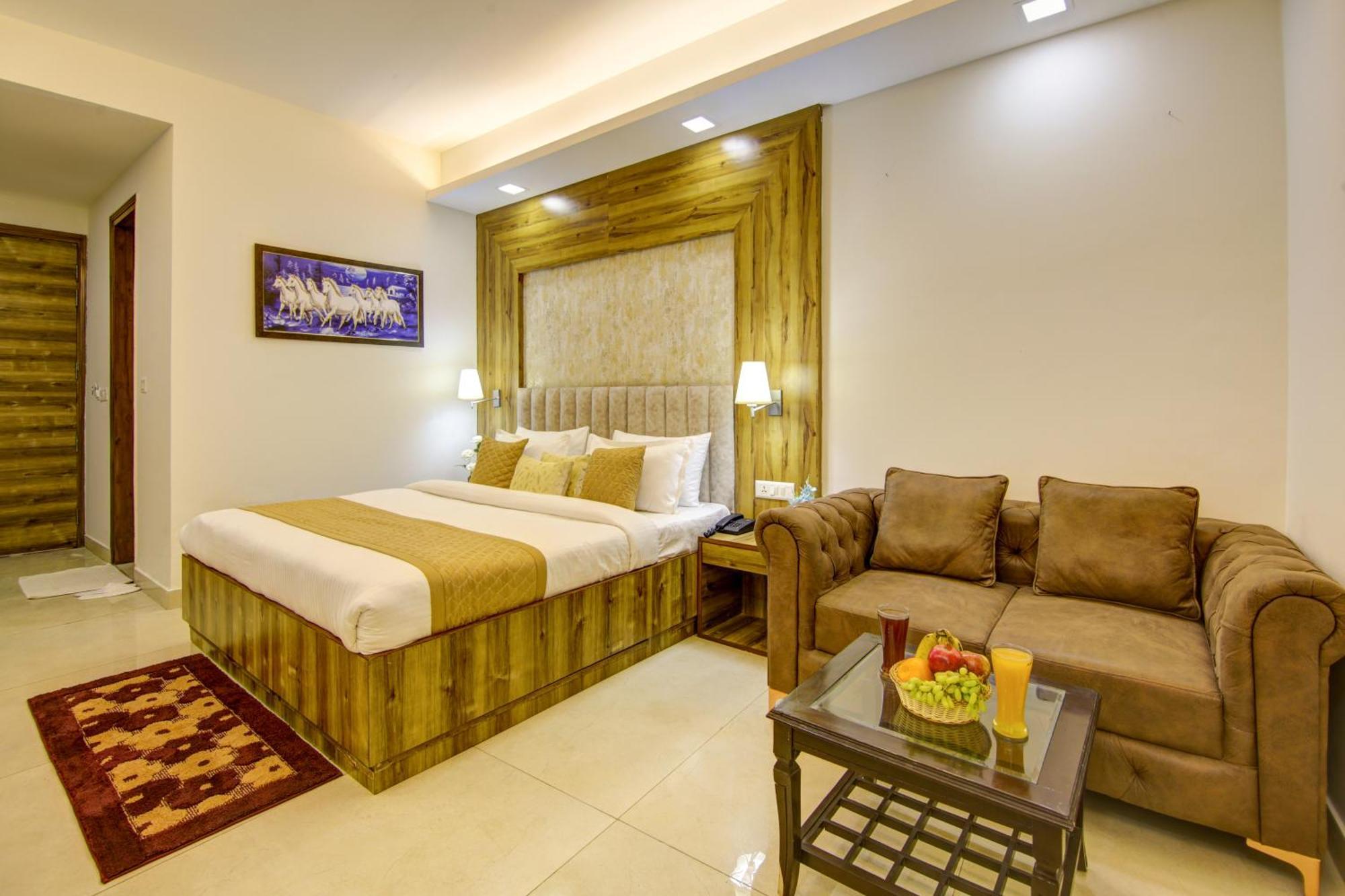 Hotel The Prithvi Near Delhi Airport ニューデリー エクステリア 写真