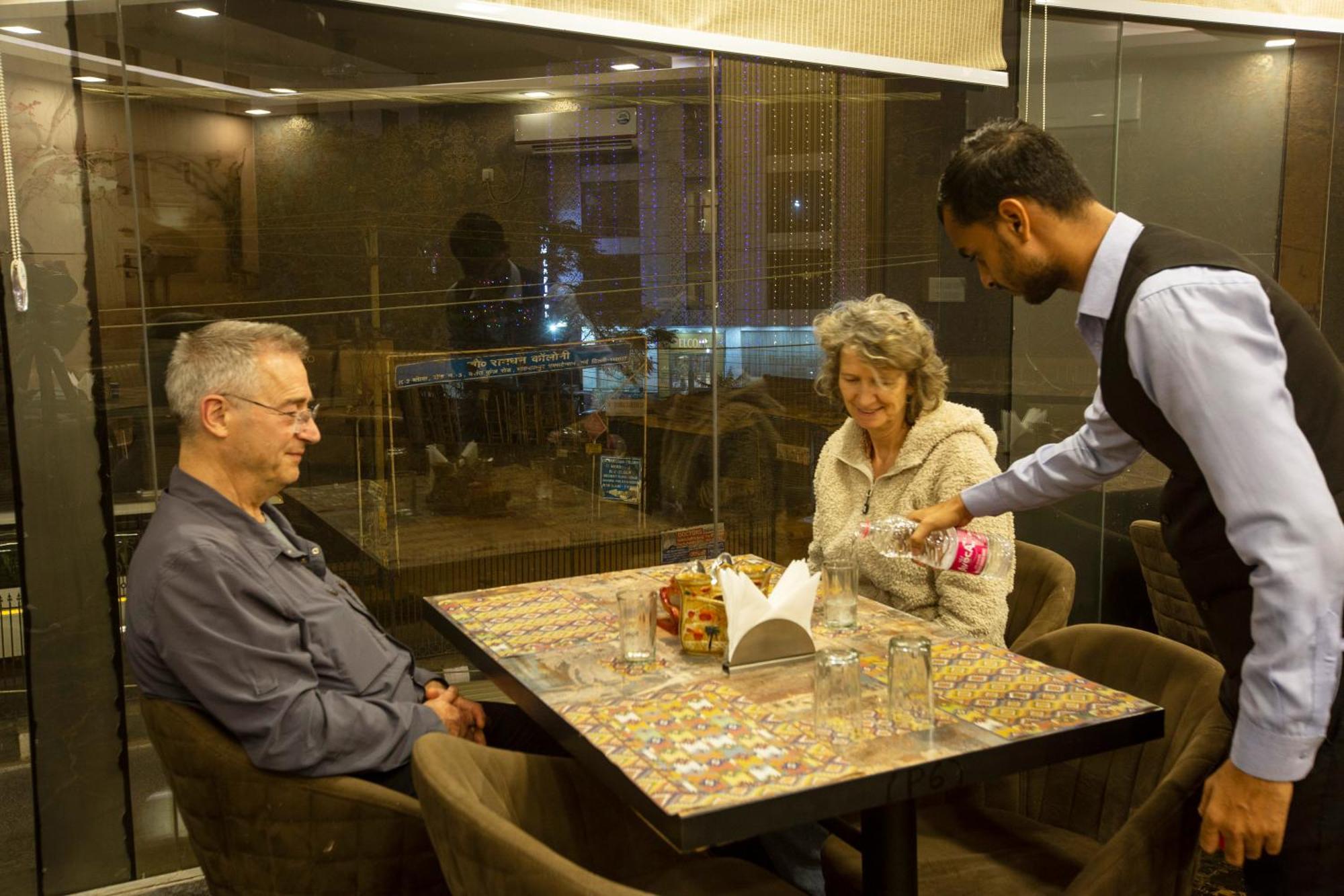Hotel The Prithvi Near Delhi Airport ニューデリー エクステリア 写真