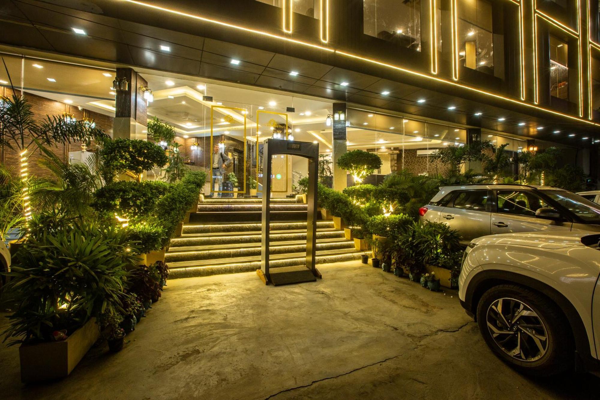 Hotel The Prithvi Near Delhi Airport ニューデリー エクステリア 写真