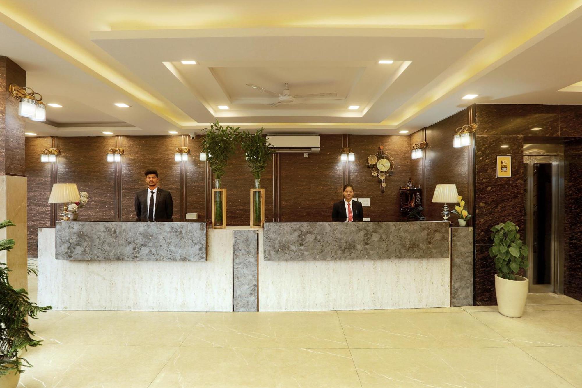 Hotel The Prithvi Near Delhi Airport ニューデリー エクステリア 写真