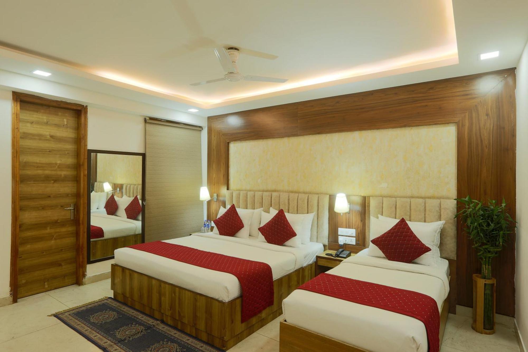 Hotel The Prithvi Near Delhi Airport ニューデリー エクステリア 写真