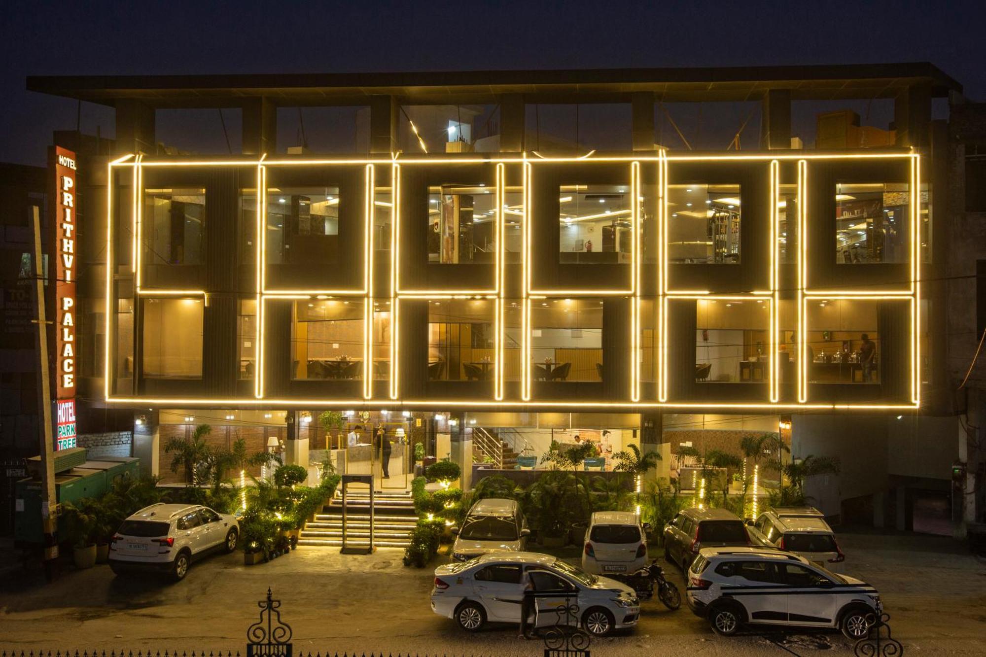 Hotel The Prithvi Near Delhi Airport ニューデリー エクステリア 写真